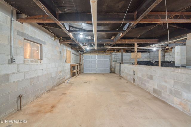 131 Cates Rd, Rockwood, TN 37854