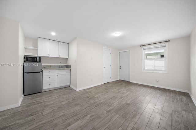 1041 NE 9th Avenue A5, Fort Lauderdale, FL 33304