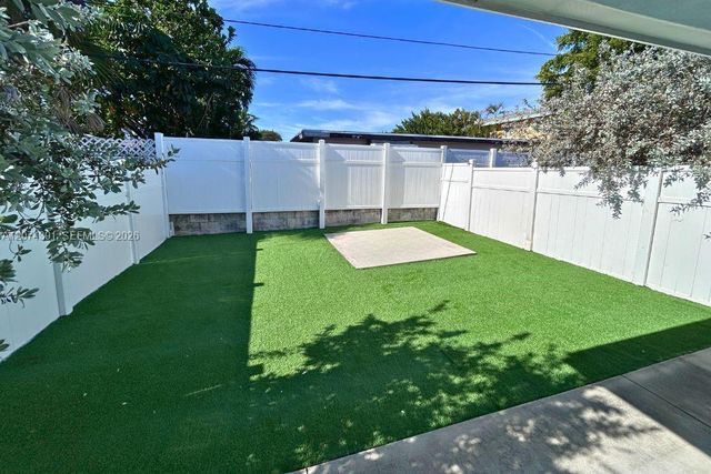 1041 NE 9th Avenue A5, Fort Lauderdale, FL 33304