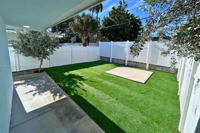 1041 NE 9th Avenue A5, Fort Lauderdale, FL 33304