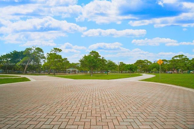 1041 NE 9th Avenue A5, Fort Lauderdale, FL 33304