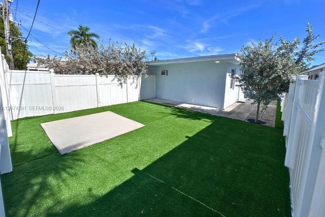 1041 NE 9th Avenue A5, Fort Lauderdale, FL 33304