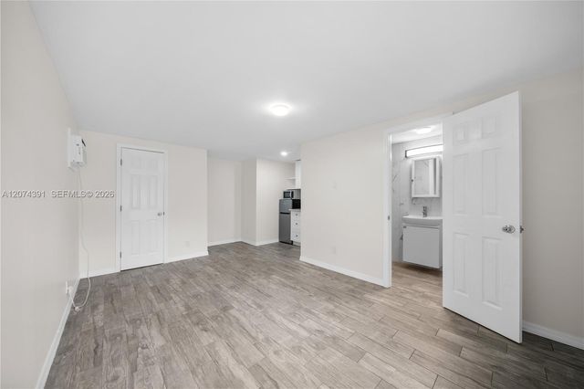 1041 NE 9th Avenue A5, Fort Lauderdale, FL 33304