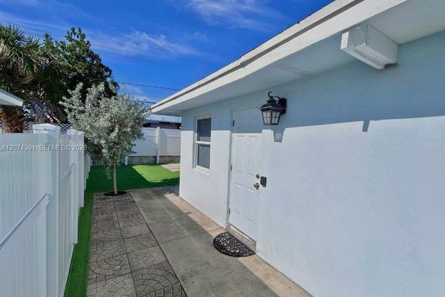 1041 NE 9th Avenue A5, Fort Lauderdale, FL 33304