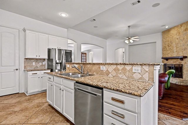 3605 Meadow Bluff Lane, Sachse, TX 75048