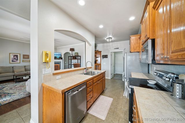 2016 Graham Avenue, Pryor, OK 74361