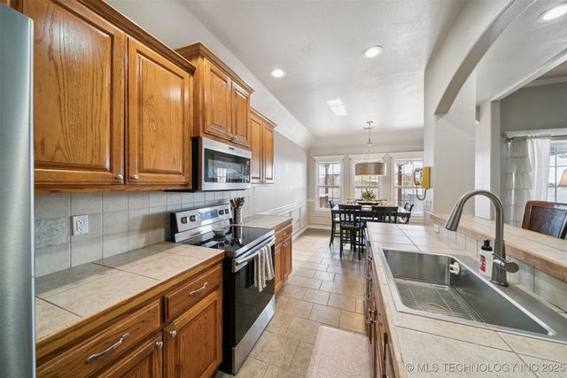 2016 Graham Avenue, Pryor, OK 74361