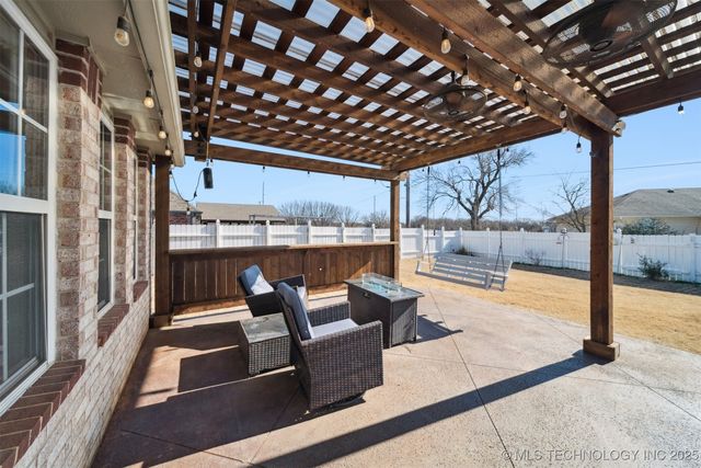 2016 Graham Avenue, Pryor, OK 74361