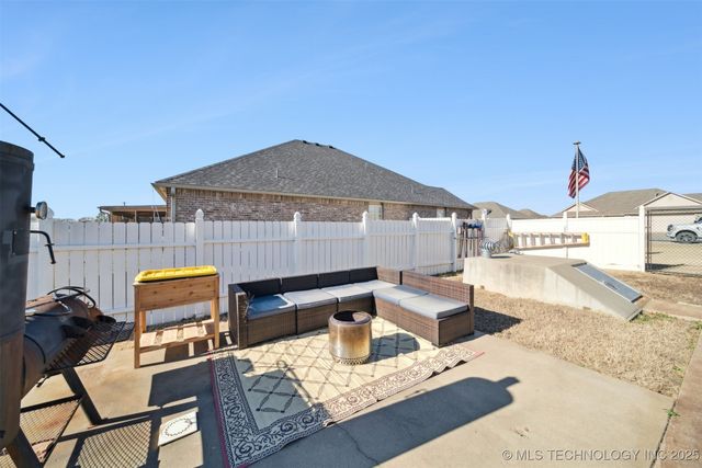 2016 Graham Avenue, Pryor, OK 74361