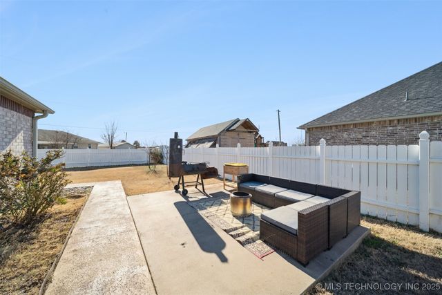 2016 Graham Avenue, Pryor, OK 74361