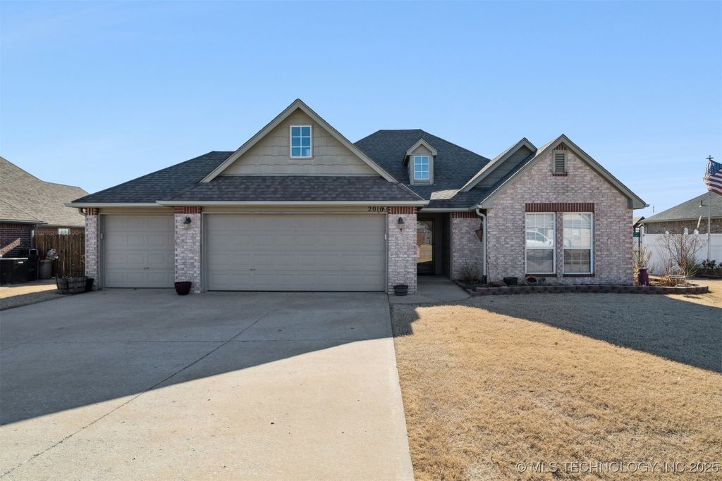 2016 Graham Avenue, Pryor, OK 74361