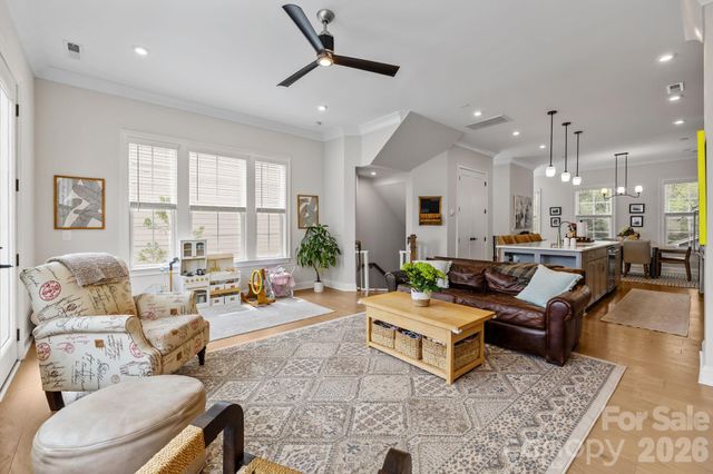 316 N Dotger Avenue, Charlotte, NC 28204