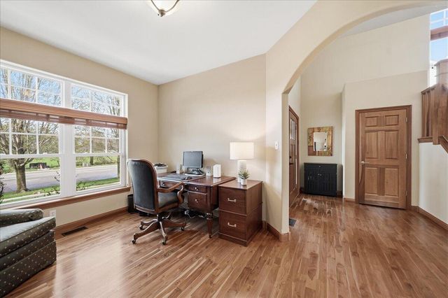 1153 Vale Park Road, Valparaiso, IN 46385