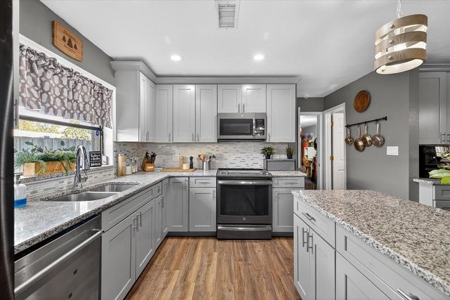 8021 CEDAR RUN DRIVE, Port Richey, FL 34668