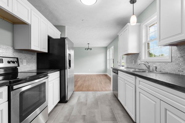 1020 LOGANVIEW WAY, Springfield, TN 37172