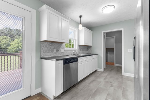 1020 LOGANVIEW WAY, Springfield, TN 37172
