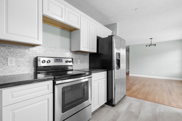 1020 LOGANVIEW WAY, Springfield, TN 37172
