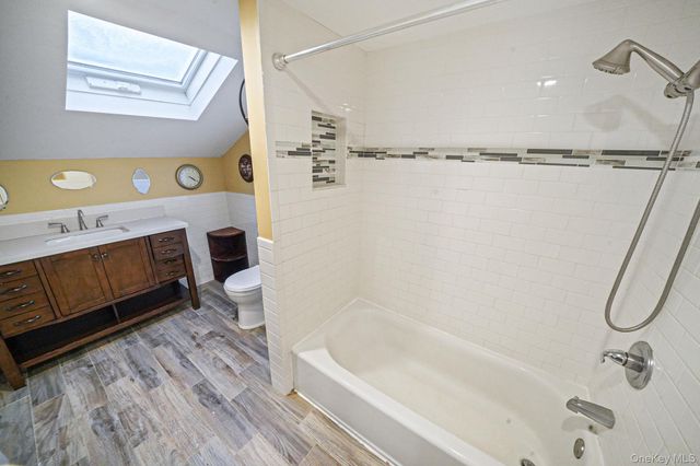 20 Blythe Road, Ronkonkoma, NY 11779