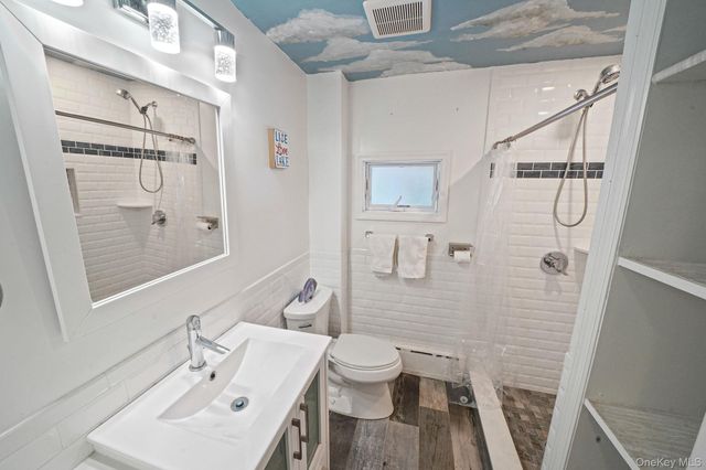 20 Blythe Road, Ronkonkoma, NY 11779