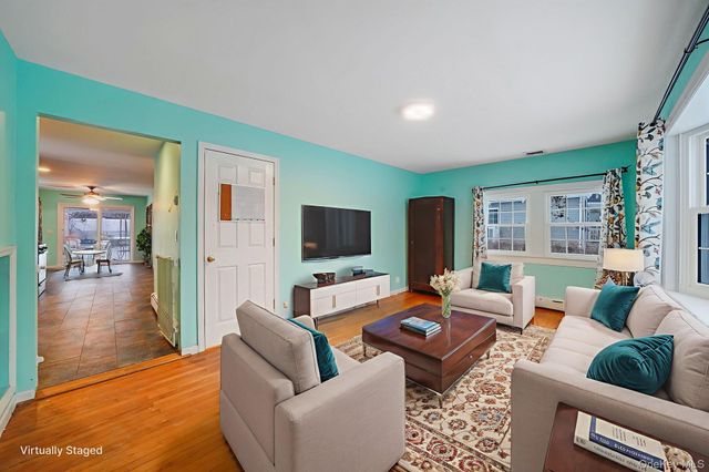 20 Blythe Road, Ronkonkoma, NY 11779