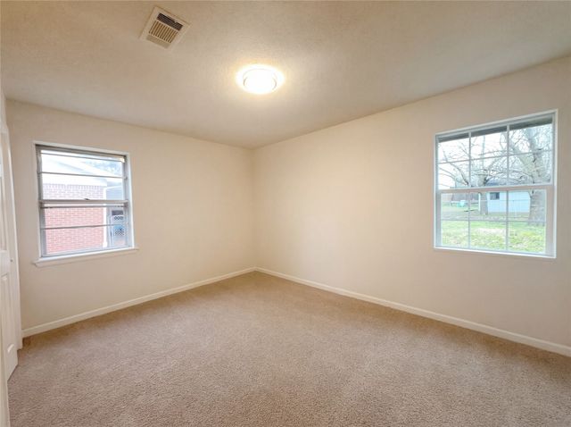 802 N Hughes Street, Howe, TX 75459