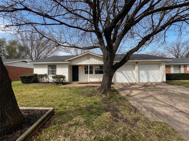 802 N Hughes Street, Howe, TX 75459