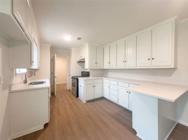 802 N Hughes Street, Howe, TX 75459