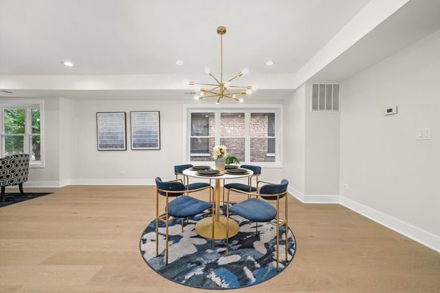 6144 N Maplewood Avenue, Chicago, IL 60659