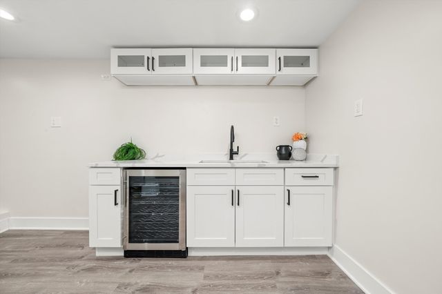 6144 N Maplewood Avenue, Chicago, IL 60659