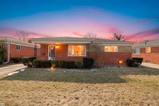 11492 Hanford Drive, Warren, MI 48093