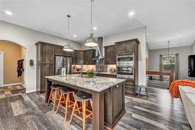 364 31st Street SW, Barberton, OH 44203