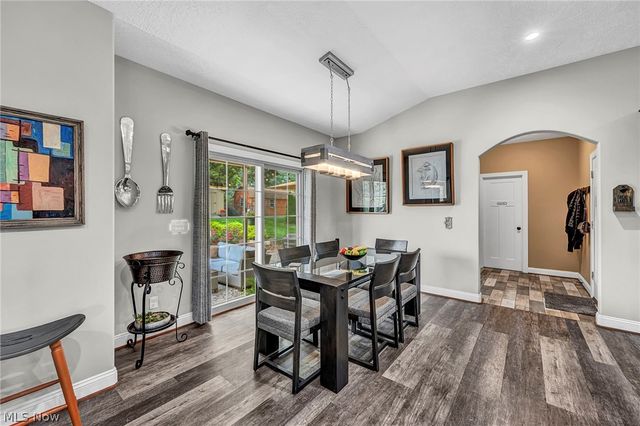 364 31st Street SW, Barberton, OH 44203