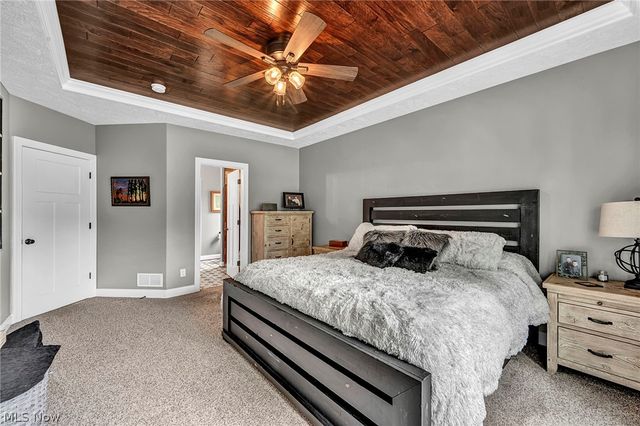 364 31st Street SW, Barberton, OH 44203