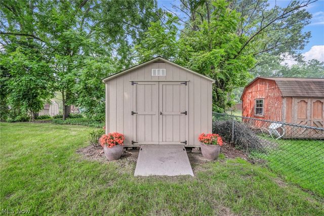 364 31st Street SW, Barberton, OH 44203