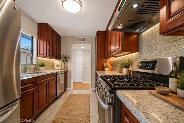 1304 Stanley 10, Glendale, CA 91206