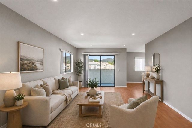 1304 Stanley 10, Glendale, CA 91206