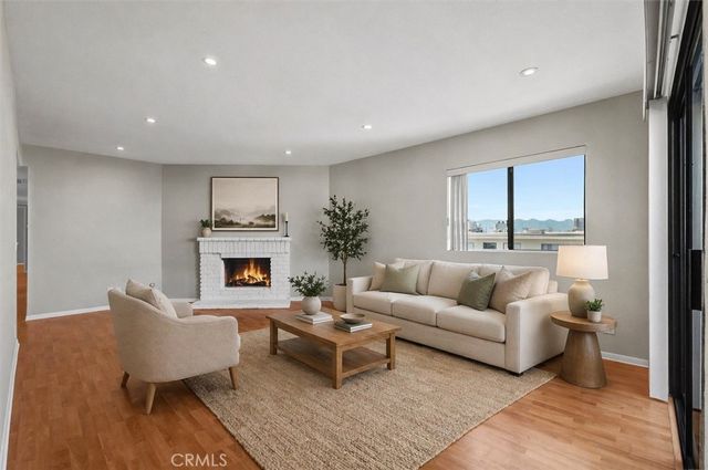 1304 Stanley 10, Glendale, CA 91206