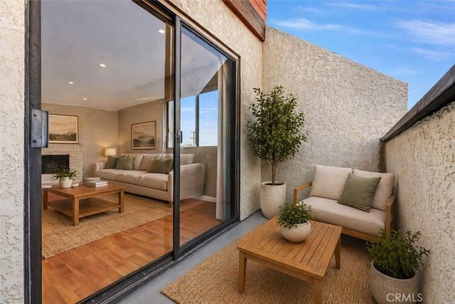 1304 Stanley 10, Glendale, CA 91206