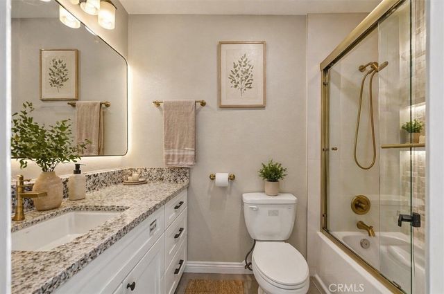 1304 Stanley 10, Glendale, CA 91206