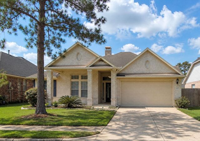 3043 Summercrest Drive, Pearland, TX 77584
