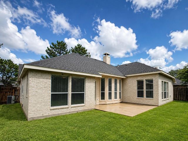 3043 Summercrest Drive, Pearland, TX 77584