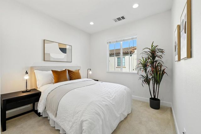 541 Holthouse Terrace, Sunnyvale, CA 94087