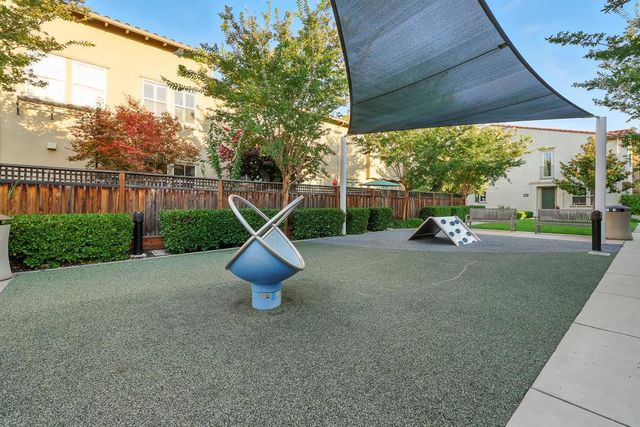 541 Holthouse Terrace, Sunnyvale, CA 94087