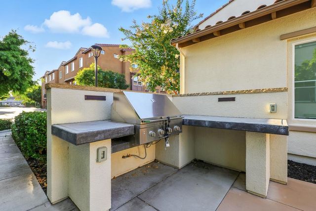 541 Holthouse Terrace, Sunnyvale, CA 94087