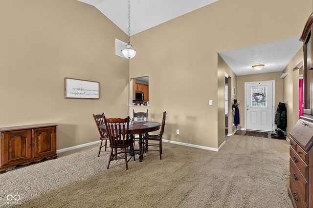 5785 White Pine Road, Whitestown, IN 46075