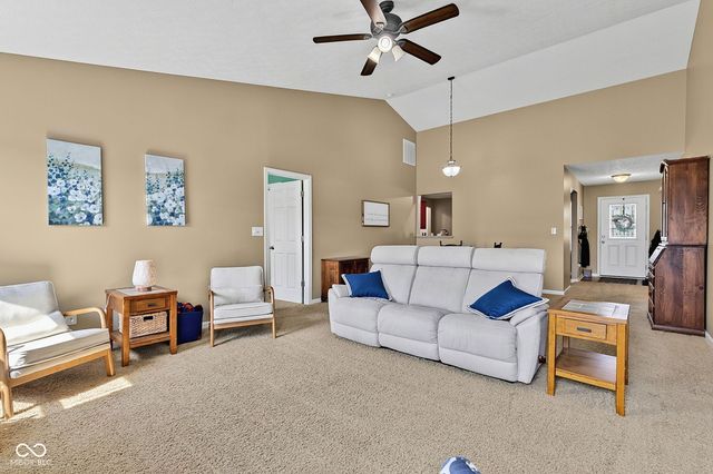 5785 White Pine Road, Whitestown, IN 46075