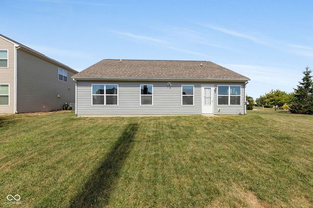 5785 White Pine Road, Whitestown, IN 46075