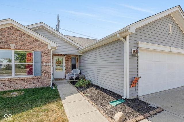 5785 White Pine Road, Whitestown, IN 46075