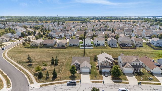 5785 White Pine Road, Whitestown, IN 46075