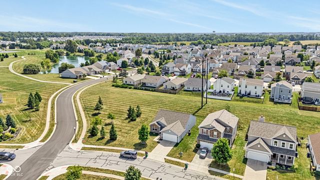 5785 White Pine Road, Whitestown, IN 46075